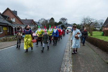 Bild 186 - Latuff Umzug